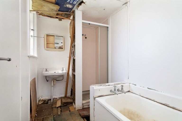 Photo of property in 48 Driver Crescent, Cannons Creek, Porirua, 5024