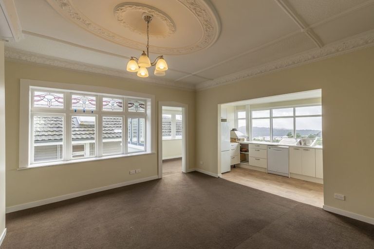 Photo of property in 14 Sugarloaf Road, Brooklyn, Wellington, 6021