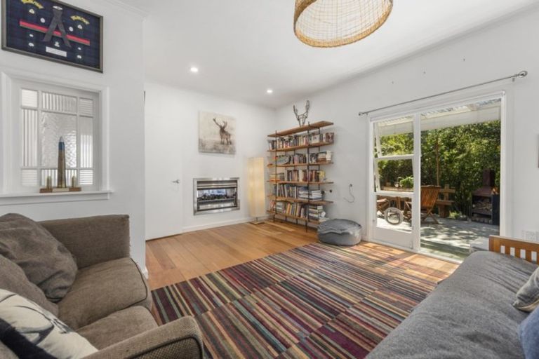 Photo of property in 113 Pinehaven Road, Pinehaven, Upper Hutt, 5019