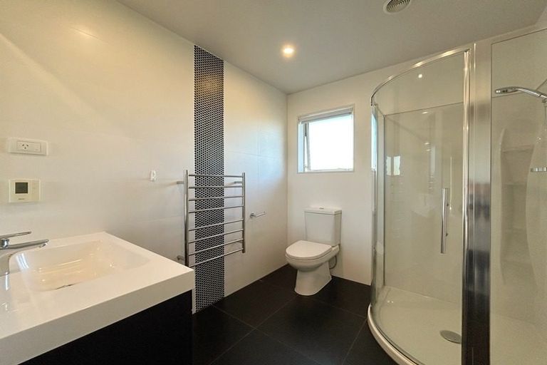 Photo of property in 22 Skipjack Pass, Silverdale, 0932