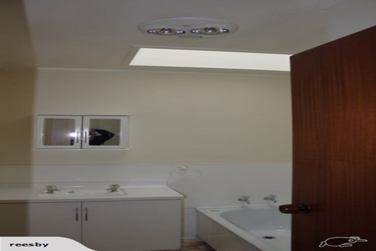 Photo of property in 3/76 Wellington Street, Howick, Auckland, 2014