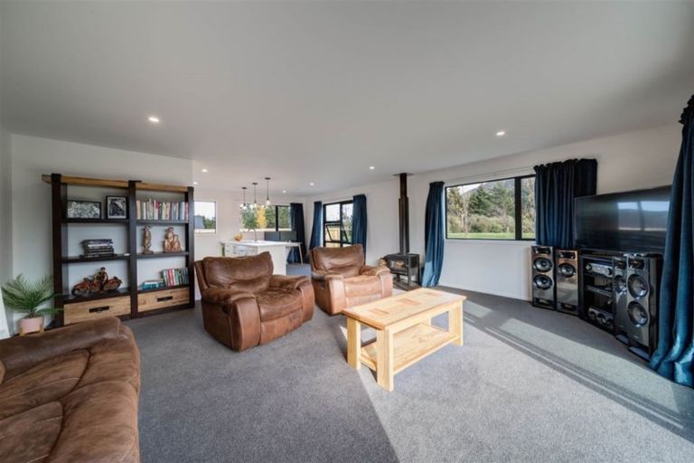 Photo of property in 5 Edna Lane, Lake Hawea, Wanaka, 9382