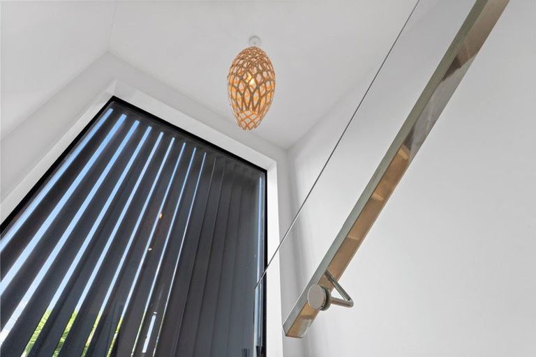 Photo of property in 52 Walton Street, Red Beach, 0932