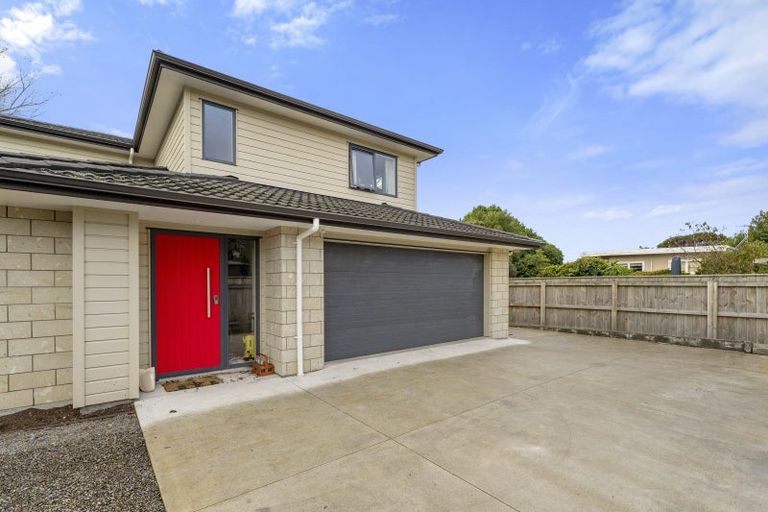 Photo of property in 37b Tiromoana Road, Raumati South, Paraparaumu, 5032