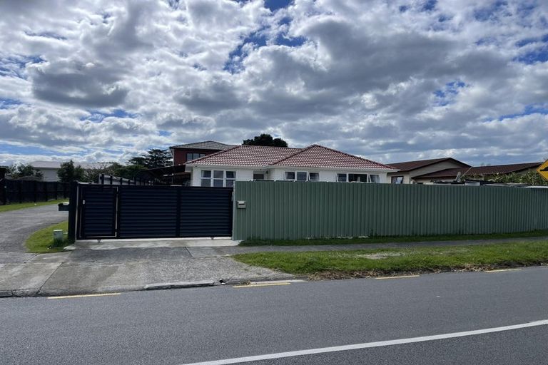 Photo of property in 11 Edgewater Drive, Pakuranga, Auckland, 2010