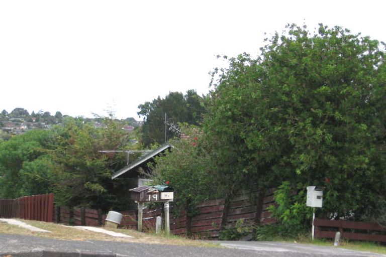 Photo of property in 2/19 Juniper Road, Sunnynook, Auckland, 0620