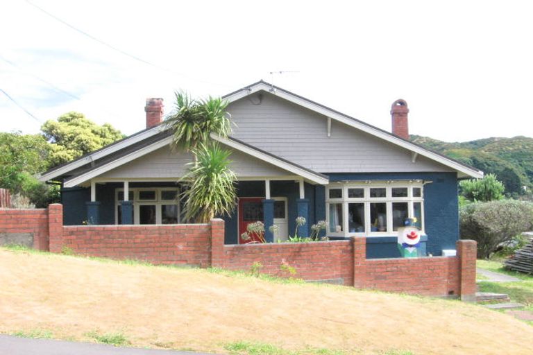 Photo of property in 180 Melbourne Road, Island Bay, Wellington, 6023