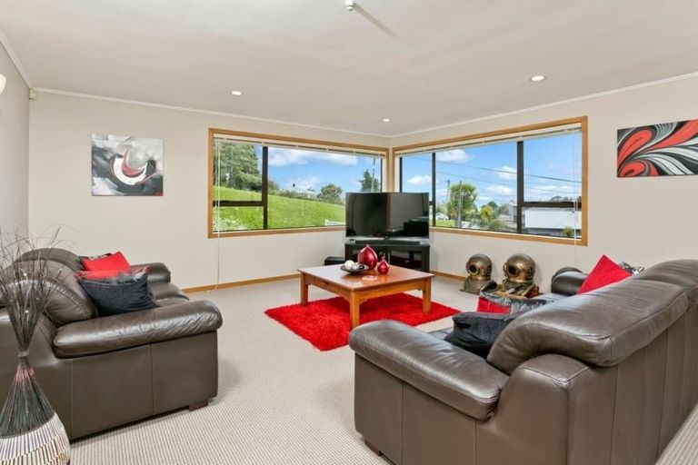 Photo of property in 72 Matipo Road, Mairangi Bay, Auckland, 0630