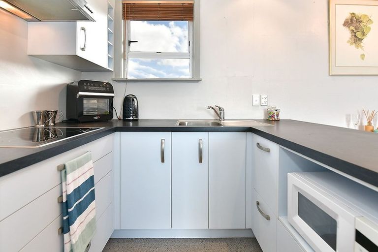 Photo of property in 7/219 Onewa Road, Birkenhead, Auckland, 0626