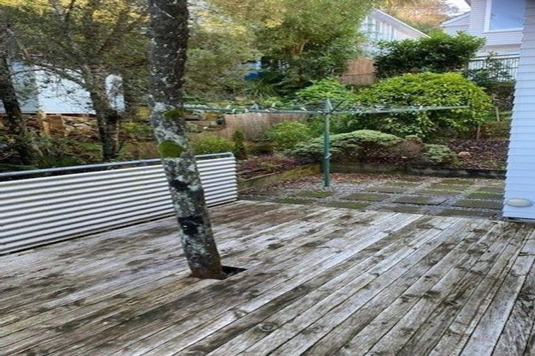 Photo of property in 6 Glentui Grove, Khandallah, Wellington, 6035