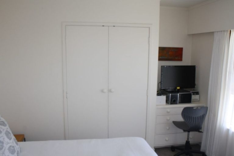 Photo of property in 1/31 Hauraki Road, Hauraki, Auckland, 0622