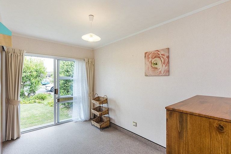 Photo of property in 12 Wedgwood Grove, Highbury, Palmerston North, 4412
