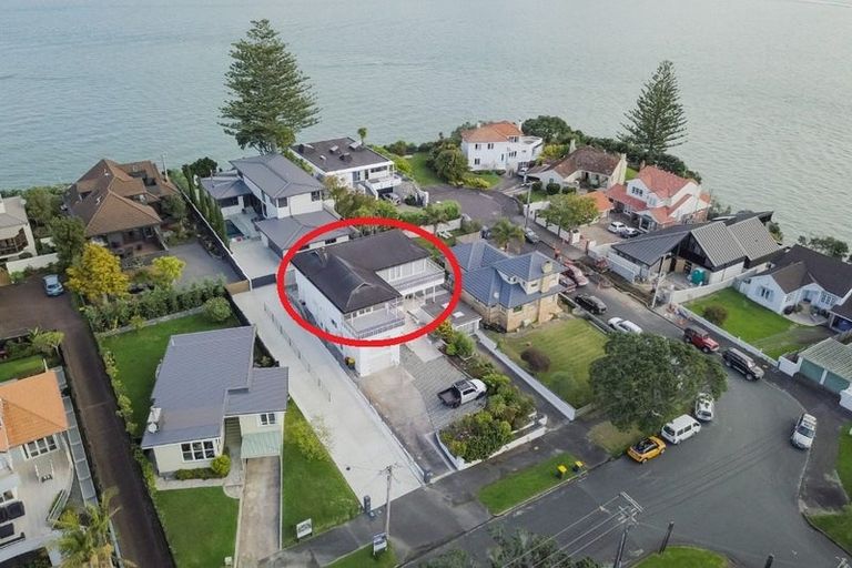 Photo of property in 81a Stanley Point Road, Stanley Point, Auckland, 0624