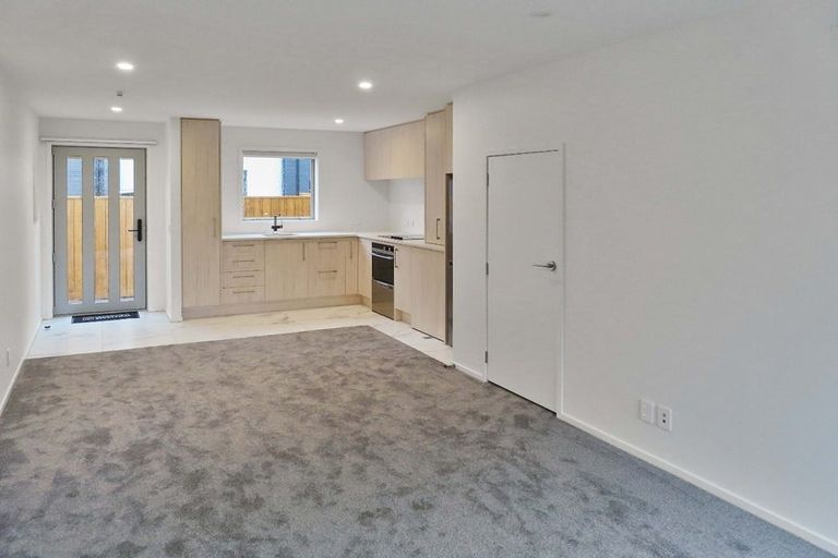 Photo of property in 4/29 Waiwhetu Road, Waiwhetu, Lower Hutt, 5010