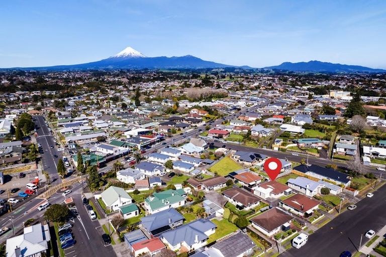 Photo of property in 5a Webster Street, Westown, New Plymouth, 4310