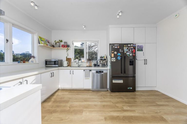 Photo of property in 7 Chamberlain Road, Massey, Auckland, 0614