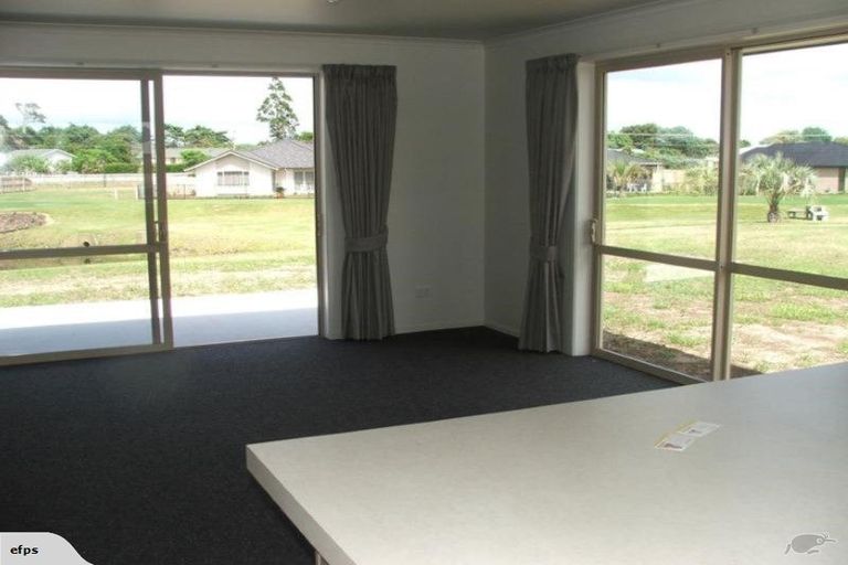 Photo of property in 7 Ngatiti Place, One Tree Point, 0118