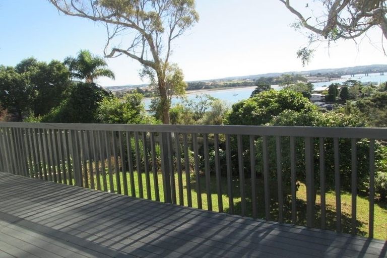 Photo of property in 21 Oruamo Place, Beach Haven, Auckland, 0626