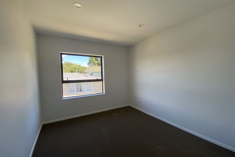 Photo of property in 13a Orton Street, Glenfield, Auckland, 0627