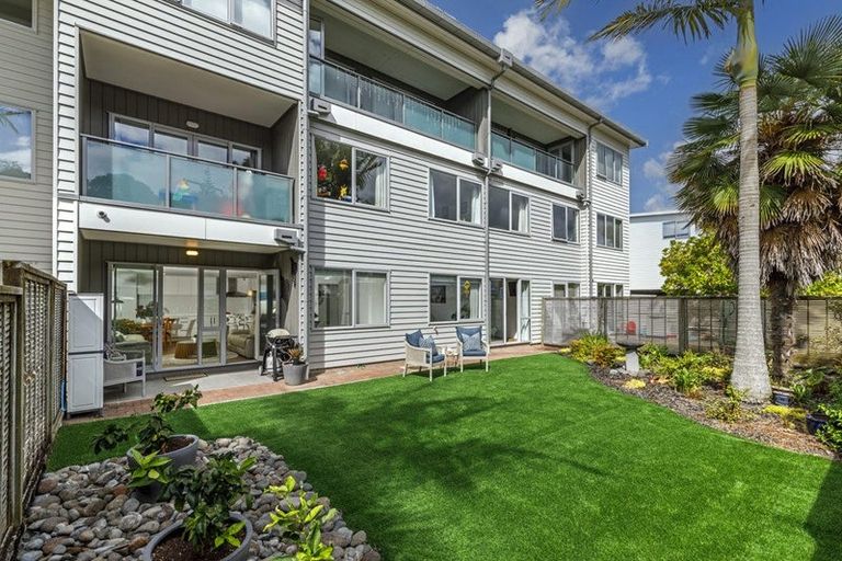 Photo of property in Bay Palms Apartments, 3/30a Bute Road, Browns Bay, Auckland, 0630