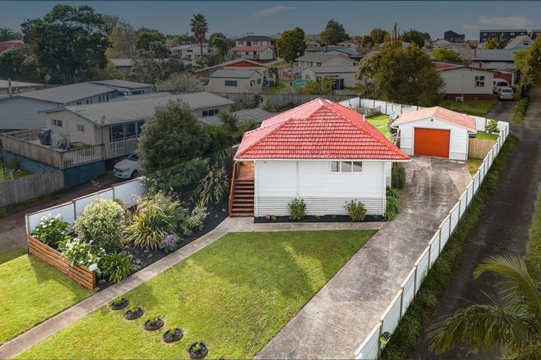 Photo of property in 40 Hindmarsh Street, Henderson, Auckland, 0612