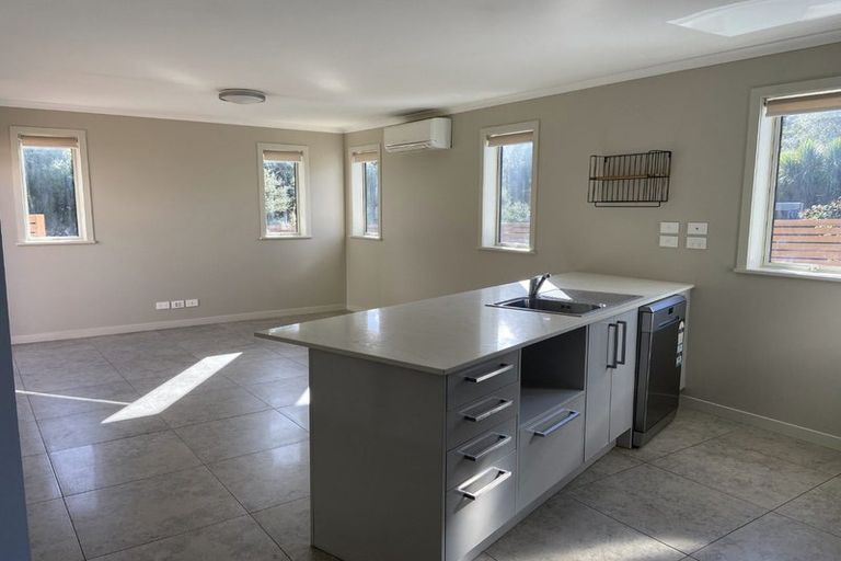 Photo of property in 6 Mill Grove, Riverhead, 0820