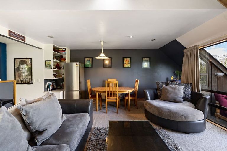 Photo of property in 14 Earnslaw Terrace, Queenstown, 9300