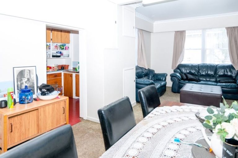 Photo of property in 35 De Lautour Road, Inner Kaiti, Gisborne, 4010