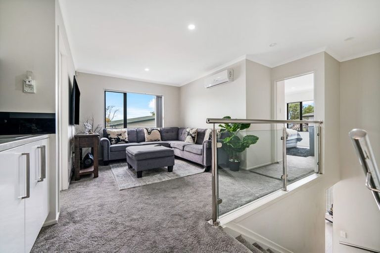 Photo of property in 61a Awaroa Road, Sunnyvale, Auckland, 0612