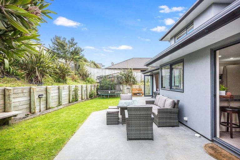 Photo of property in 12 Aotea Drive, Aotea, Porirua, 5024
