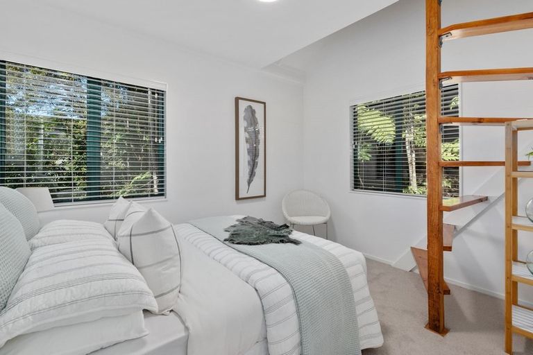 Photo of property in 47 Emlyn Place, Torbay, Auckland, 0630