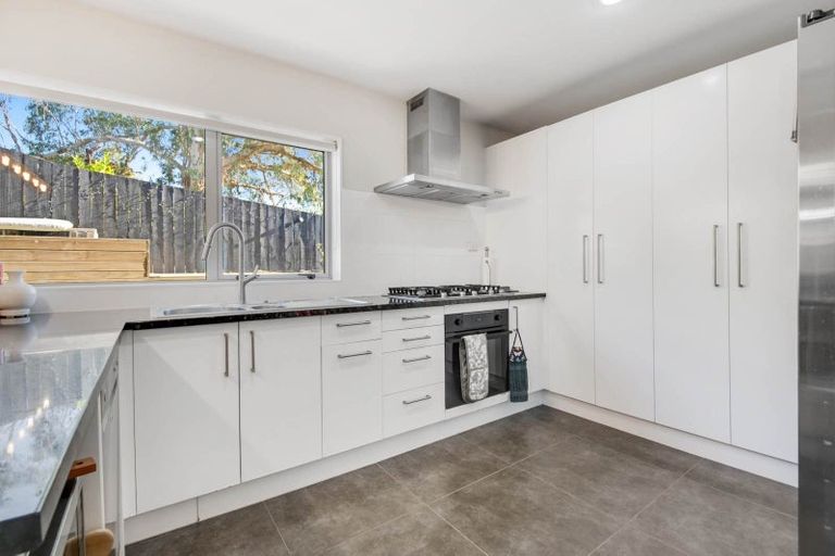 Photo of property in 69 Tamahere Drive, Glenfield, Auckland, 0629