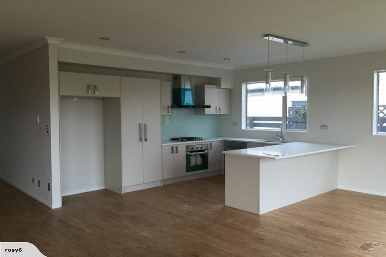 Photo of property in 43 Maylee Crescent, Gulf Harbour, Whangaparaoa, 0930