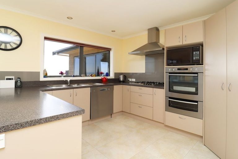 Photo of property in 11 Oakham Street, Hampden, 9410