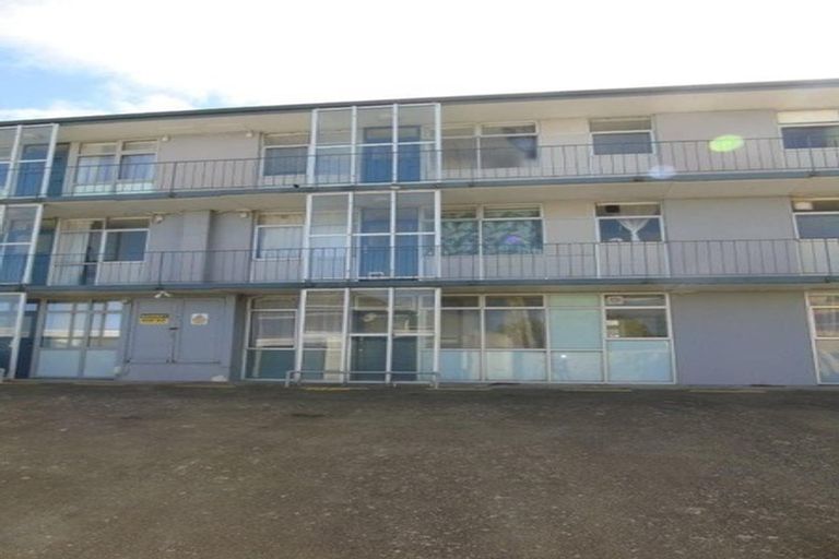 Photo of property in 23 Rangitane Street, Maupuia, Wellington, 6022