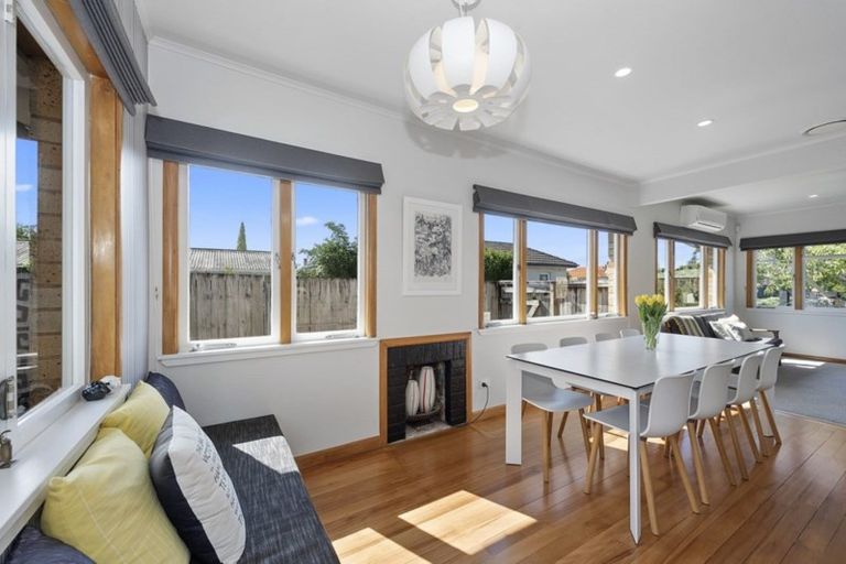 Photo of property in 18 Bolmuir Road, Forest Lake, Hamilton, 3200