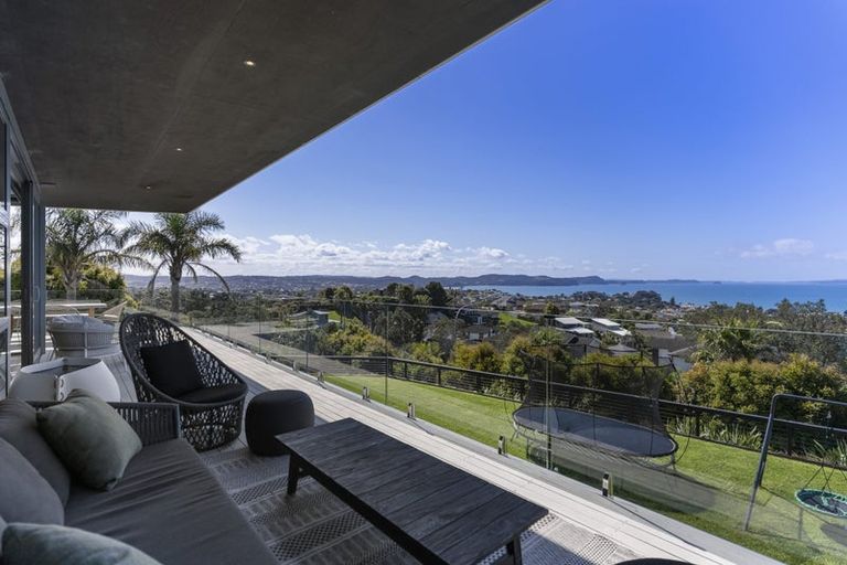 Photo of property in 201 Whangaparaoa Road, Red Beach, 0932