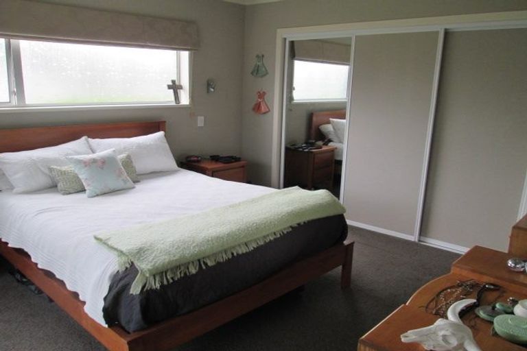 Photo of property in 4 Sunny Bay Road, Matua, Tauranga, 3110