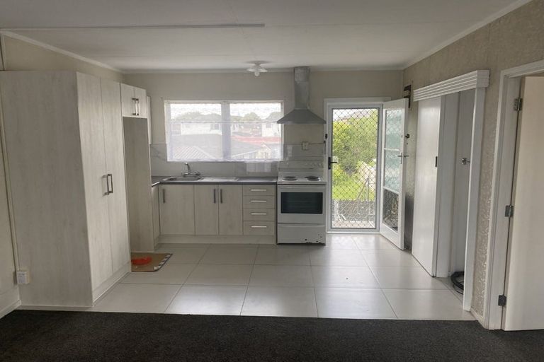 Photo of property in 2 Tennessee Avenue, Mangere East, Auckland, 2024