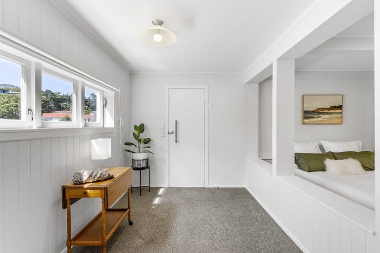 Photo of property in 103 Kenmore Street, Newlands, Wellington, 6037