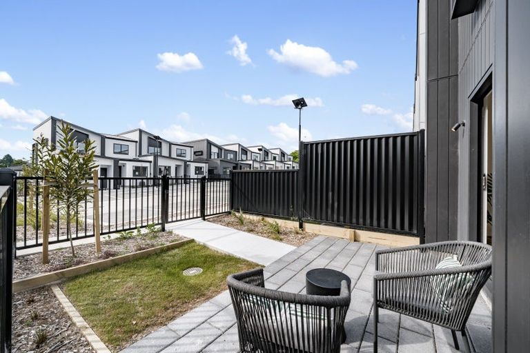 Photo of property in 1/4 Glenburn Road, Hobsonville, 0616