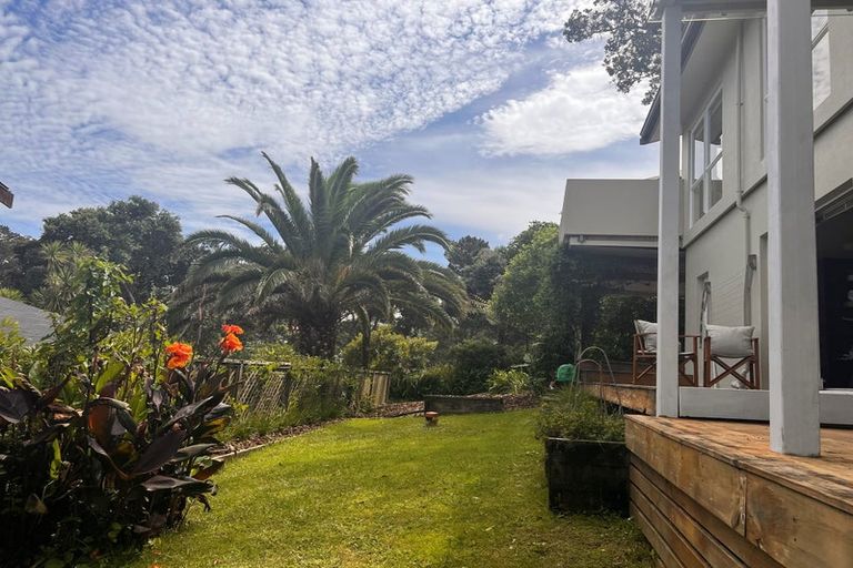 Photo of property in 16b Maunganui Road, Birkenhead, Auckland, 0626