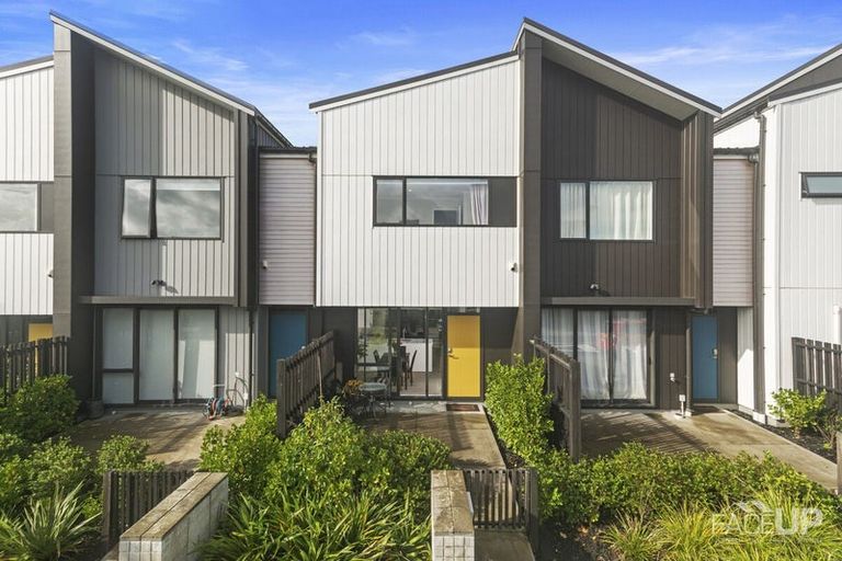 Photo of property in 18 Walter Merton Road, Hobsonville, Auckland, 0616