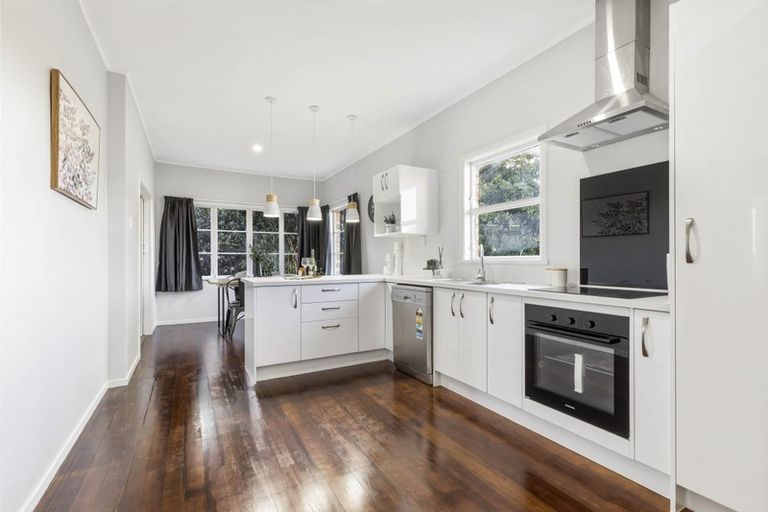 Photo of property in 34 Hillcrest Road, Hillcrest, Hamilton, 3216