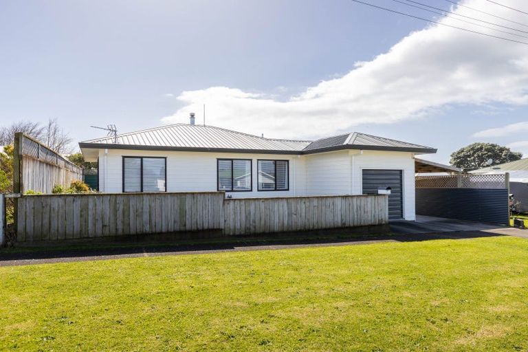 Photo of property in 12 Pratt Street, Waitara, 4320