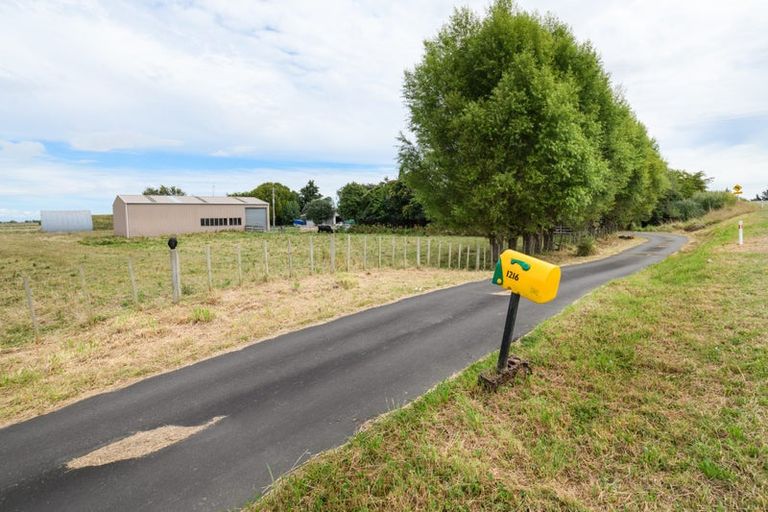 Photo of property in 1216 Rangiotu Road, Tiakitahuna, Palmerston North, 4477