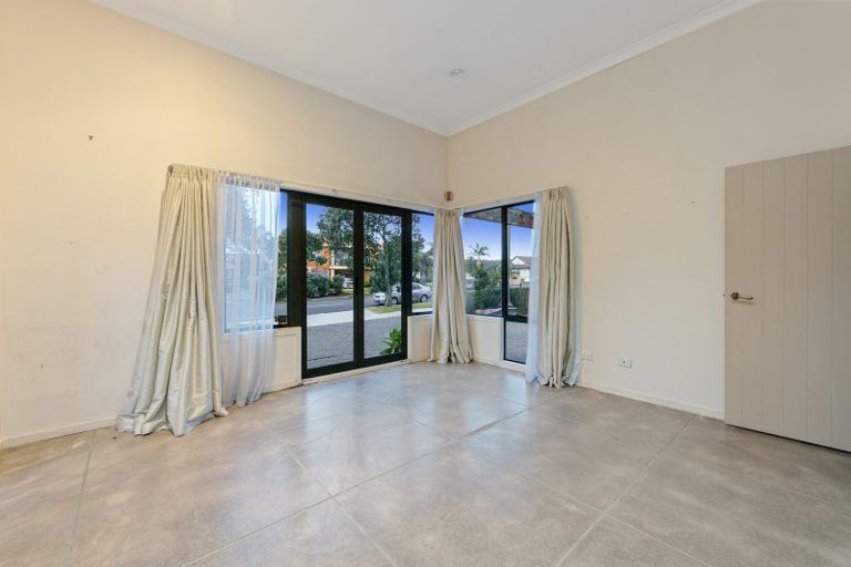Photo of property in 1 Maghera Drive, East Tamaki, Auckland, 2016