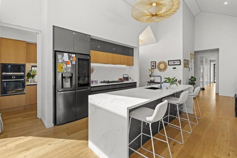 Photo of property in 34 Evelyn Crescent, Marshland, Christchurch, 8083