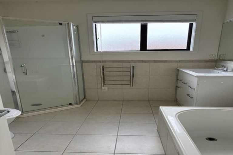 Photo of property in 32a Bleakhouse Road, Howick, Auckland, 2014