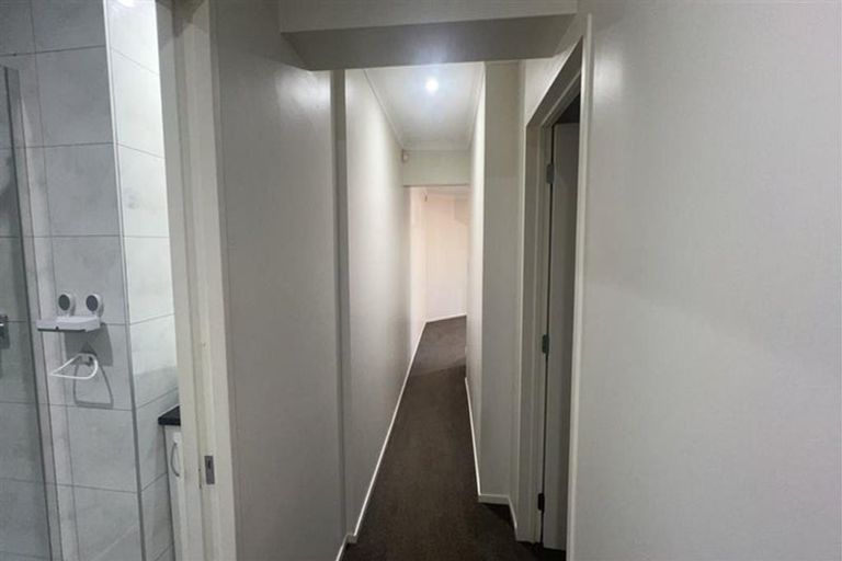 Photo of property in 54 Redoubt Road, Clover Park, Auckland, 2105